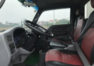 Xe tải 2500kg 2016 - Bán xe tải 2.4 tấn còn mới thùng kín