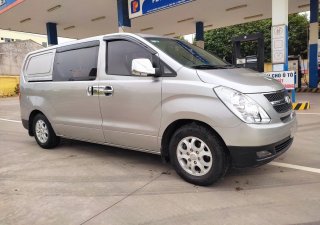 Hyundai Grand Starex 2011 - Bán Hyundai Grand Starex 2.4MT năm 2011, màu bạc, nhập khẩu Hàn Quốc