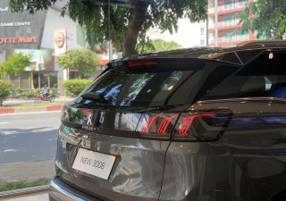 Peugeot 3008 2022 - Màu xám, tặng bảo hiểm thân vỏ 01 năm
