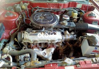 Nissan Bluebird 1987 - Màu đỏ, nhập khẩu nguyên chiếc giá cạnh tranh