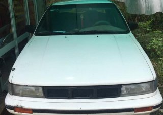 Nissan Bluebird 1990 - Màu trắng