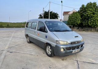 Hyundai Starex 2002 - Màu bạc