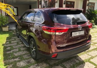 Toyota Highlander 2017 - Màu đỏ, nhập khẩu nguyên chiếc