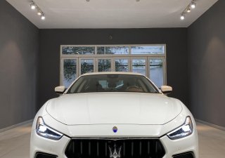Maserati Ghibli 2022 - Sẵn 1 chiếc duy nhất tại Showroom - Màu trắng, nội thất nâu cực đẹp
