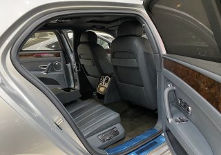 Toyota Sienna 2017 - Màu trắng