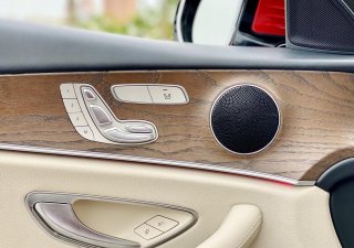 Mercedes-Benz 2017 - Odo 4v km, biển phố