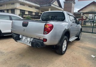 Mitsubishi Triton 2009 - Màu bạc, nhập khẩu số sàn