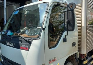 Isuzu QKR 2018 - Thùng kín 2018, tải trọng chở hàng 1,450kg