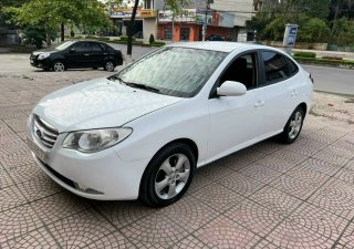Hyundai Elantra 2010 - Cần bán Hyundai elantra 2010 số tự động 1.6 biển HN