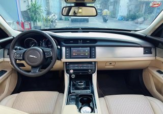 Jaguar XF 2016 - Màu đen, nhập khẩu nguyên chiếc
