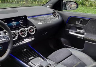Mercedes-Benz GLA 45 2022 - Động cơ 2.0 mạnh nhất thế giới