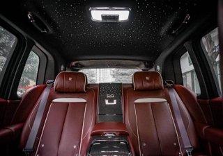 Rolls-Royce Cullinan 2020 - Màu đen, nhập khẩu nguyên chiếc