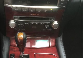 Lexus LS 400 2010 - Xe màu trắng, xe nhập