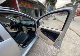 Tobe Mcar 2010 - Màu bạc, xe nhập số tự động