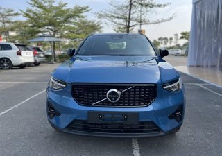 Volvo XC40 2022 - Tặng 2 năm bảo hiểm, 3 năm bảo dưỡng và voucher 10 triệu