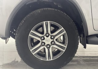 Toyota Fortuner 2020 - Xe 1 chủ đi giữ gìn + đã lên nhiều option, giấy tờ đầy đủ. Liên hệ giá thương lượng