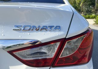 Hyundai Sonata 2010 - Màu trắng, nhập khẩu nguyên chiếc