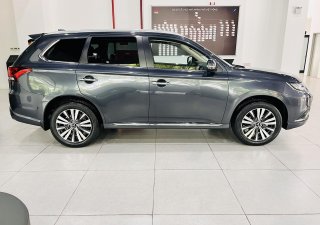 Mitsubishi Stavic 2023 - Ưu đãi siêu hấp dẫn, hỗ trợ đến 100% thuế trước bạ cho khách hàng mua xe em Chiến