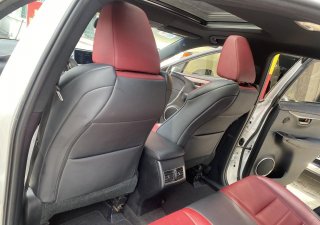 Lexus NX 200T 2015 - Ngoại thất trắng, nội thất đỏ trẻ trung