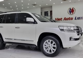 Toyota Land Cruiser 2016 - Màu trắng