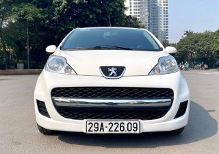 Peugeot 107 2010 - Màu trắng, xe nhập số tự động