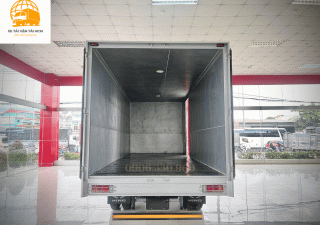 Hino 300 Series 2022 - Xe tải thùng kín Hino 3 tấn 5