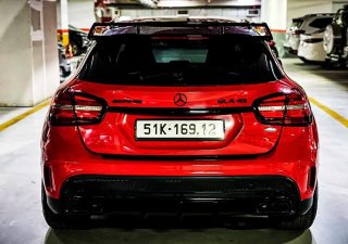 Mercedes-Benz GLA 45 2016 - Xe màu đỏ