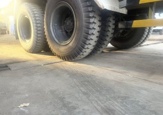 Isuzu FVM 2015 - ISUZU 3 Chân ngắn 2015 gắn cẩu Unic 5 Tấn 4 Khúc, Thùng 6,8m - Hỗ Trợ trả góp
