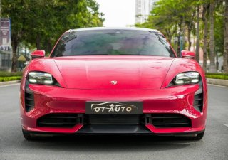 Porsche Taycan 2021 - Màu đỏ Carmine Red
