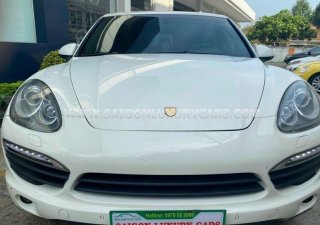 Porsche Cayenne S 2011 - Ngoại thất màu trắng sang trọng