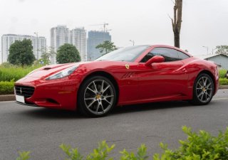 Ferrari California 2010 - Màu đỏ, nhập khẩu nguyên chiếc