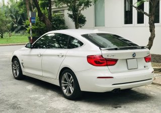 BMW 320i 2016 - Màu trắng nội thất đỏ