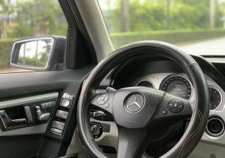 Mercedes-Benz GLK 300 2009 - Xe màu đen 
