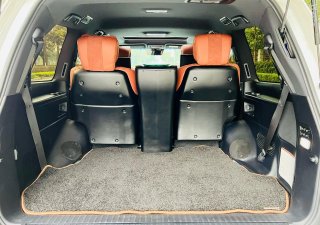 Lexus LX 570 2020 - Bản 4 ghế VIP, nhập Trung Đông, màu trắng, nội thất nâu, chạy 3 vạn như mới