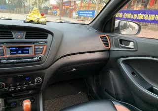 Hyundai i20 Active 2016 - Màu trắng, nhập khẩu nguyên chiếc