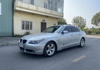 BMW 525i 2004 - Màu bạc, nhập khẩu nguyên chiếc