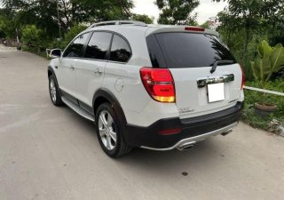 Chevrolet Captiva 2016 - Màu trắng còn mới
