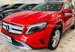 Mercedes-Benz GLA 200 2014 - Màu đỏ, nhập khẩu giá cạnh tranh