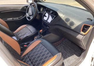 Hyundai i20 Active 2017 - Màu trắng, nhập khẩu