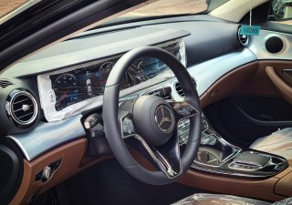 Mercedes-Benz E180 2022 - Xe màu đen