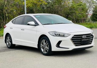 Hyundai Elantra 2017 - Hỗ trợ trả góp 70%, xe đẹp, giá tốt giao ngay