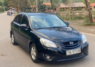 Hyundai Verna 2009 - Xe màu đen  