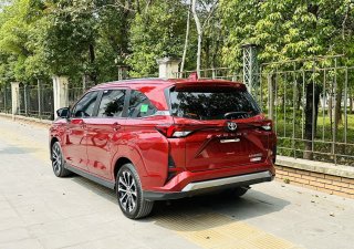 Toyota Veloz Cross 2022 - Xe màu đỏ