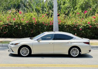 Lexus ES 250 2022 - 12/2020 cực mới (odo chỉ 10 ngàn km) xe mới tinh
