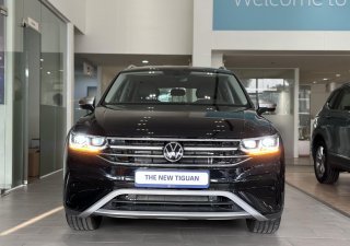 Volkswagen Tiguan 2023 - Màu đen Pearlescent huyền bí lịch lãm - Kiểu mới trẻ trung - Khuyến mãi tháng 6/2023 10% trước bạ