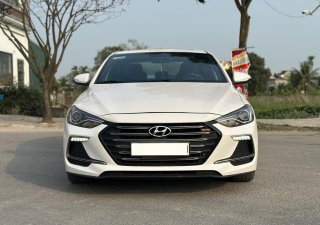 Hyundai Elantra 2019 - Đăng ký 2019 nhập khẩu, giá tốt 568tr