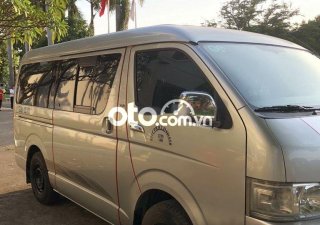 Toyota Hiace Xe ô tô  Bạc 10 chỗ năm 2010 chở nhân viên 2010 - Xe ô tô Hiace Bạc 10 chỗ năm 2010 chở nhân viên