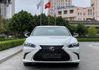 Lexus ES 250 2023 - Sẵn xe giao ngay - Bảo dưỡng/bảo hành miễn phí trong 3 năm hoặc 60.000 km