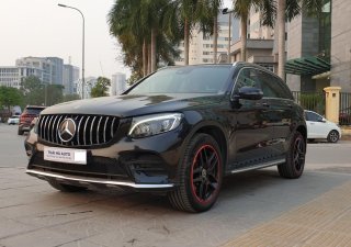 Mercedes-Benz GLC 300 2018 - Xe màu đen
