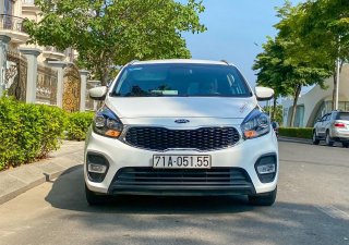 Kia Rondo 2018 - Xe màu trắng